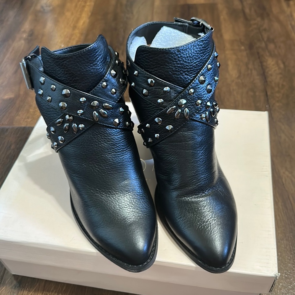 Chinese Laundry Women’s Small Town Ankle Boots Size 7 1/2